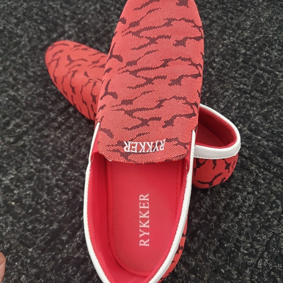 Shoes - Picture 2 of 5